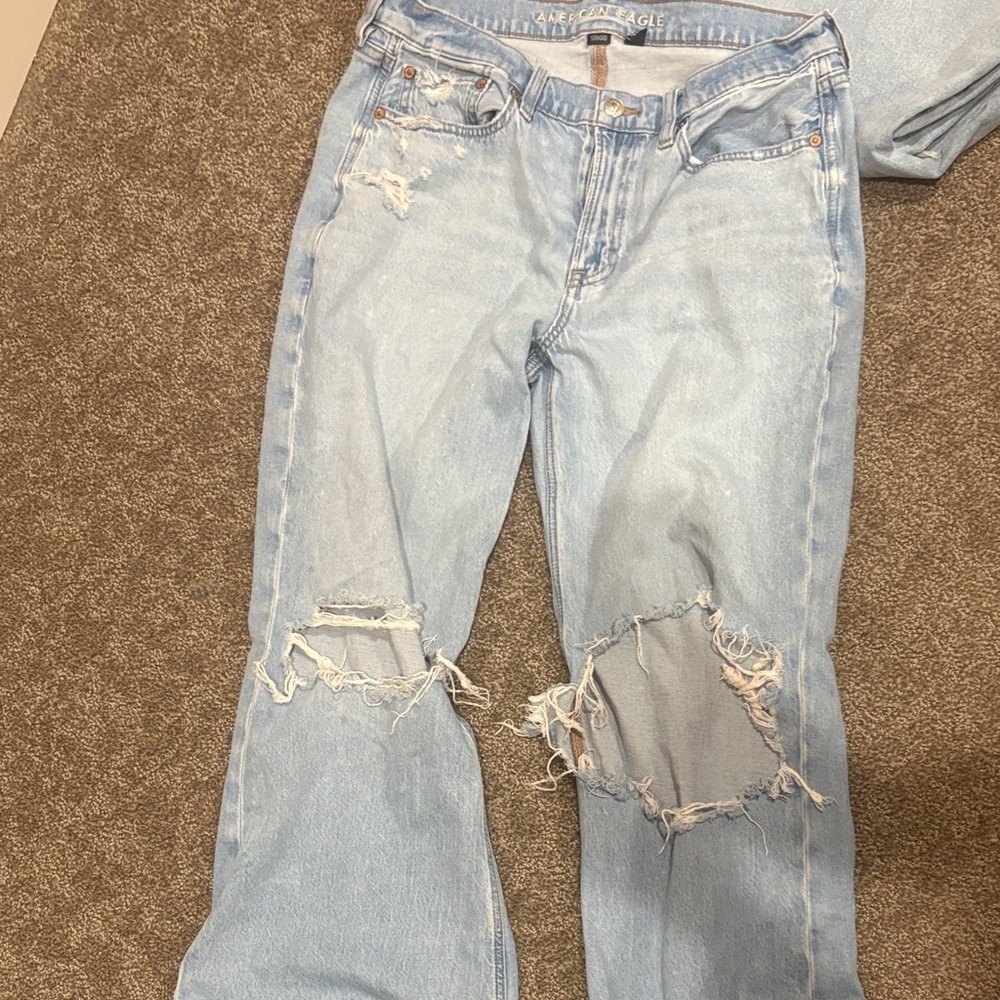 American Eagle Outfitters Light Wash Distressed Boyfriend Jeans